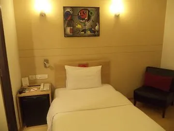 Red Fox By Lemon Tree Hotels, Delhi Airport Nueva Delhi 4*,  India
