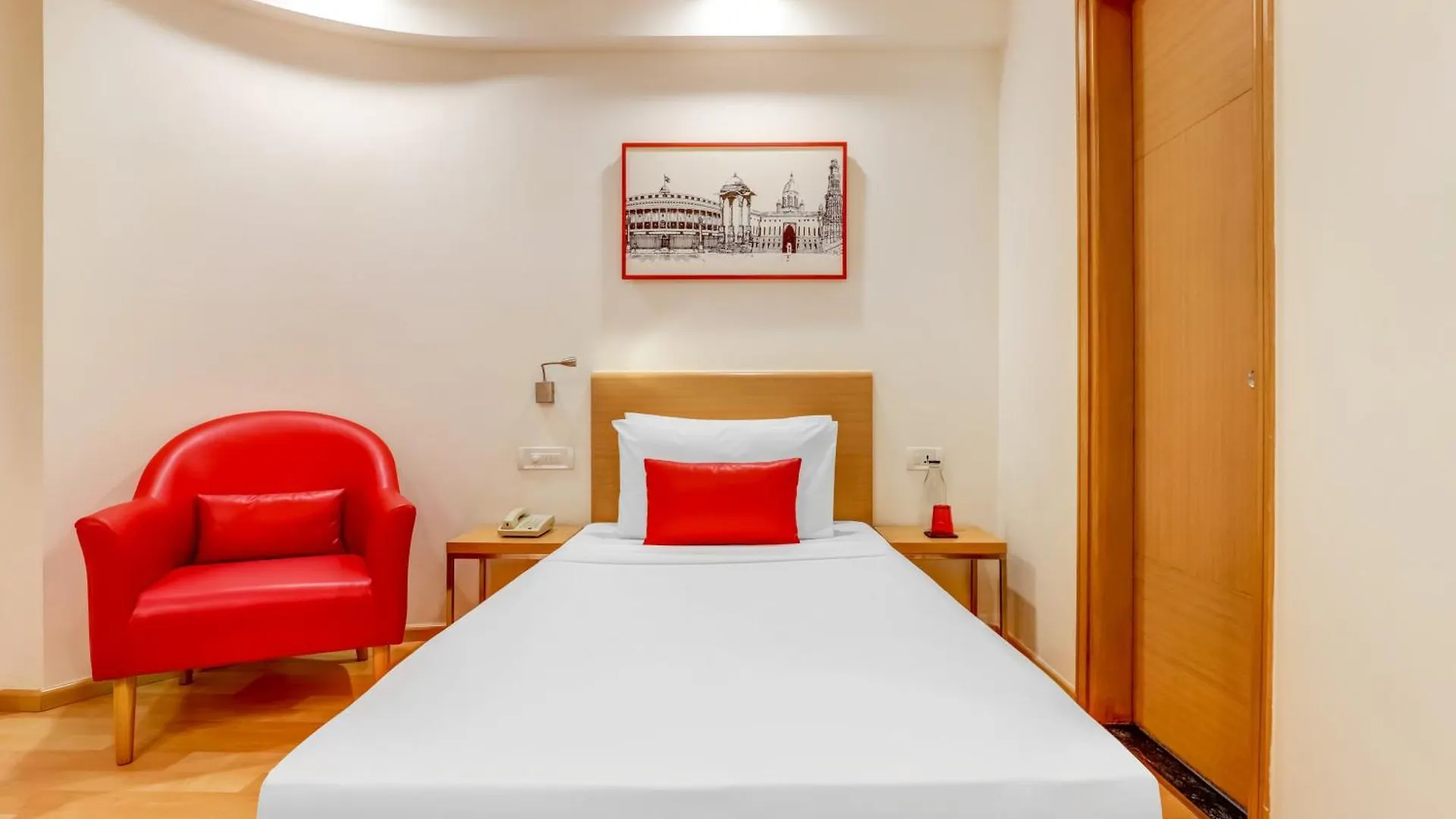 Red Fox By Lemon Tree Hotels, Delhi Airport New Delhi 4*,  India