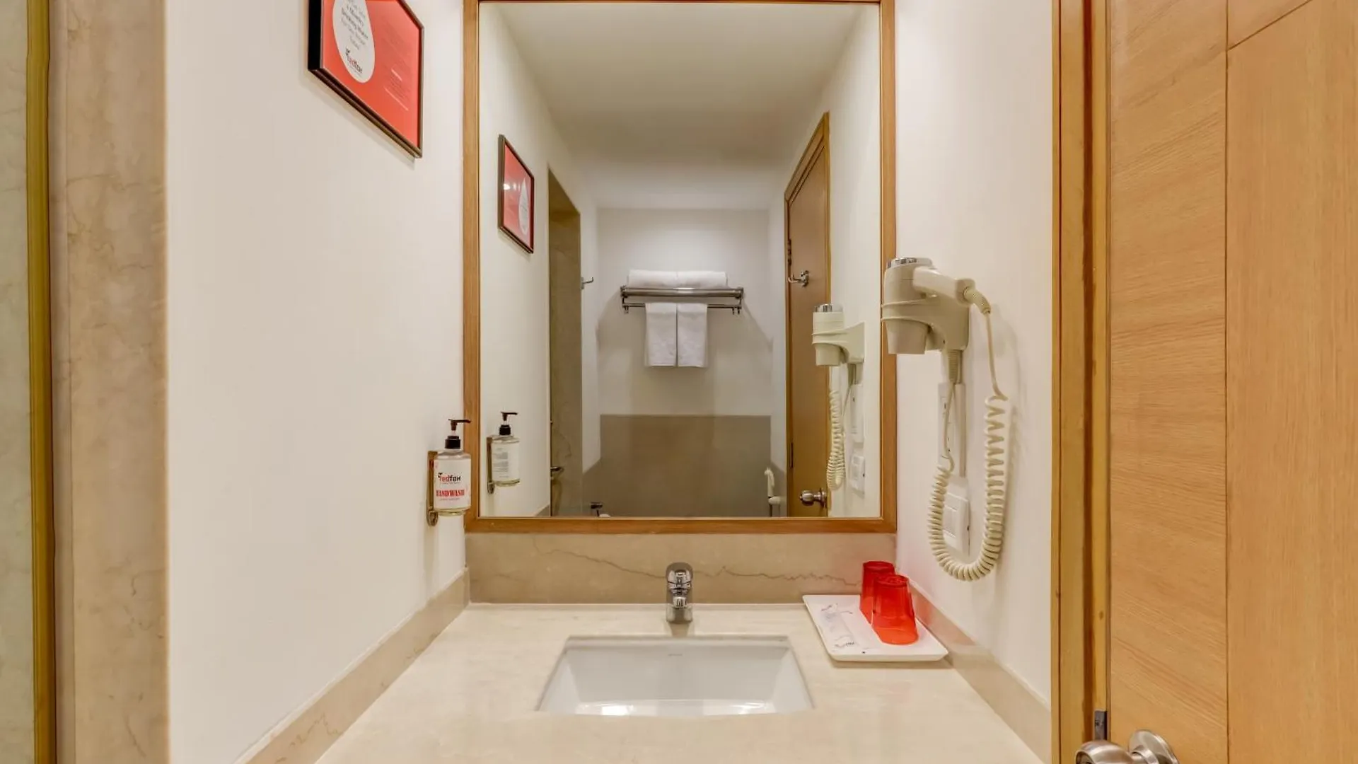 Red Fox By Lemon Tree Hotels, Delhi Airport New Delhi