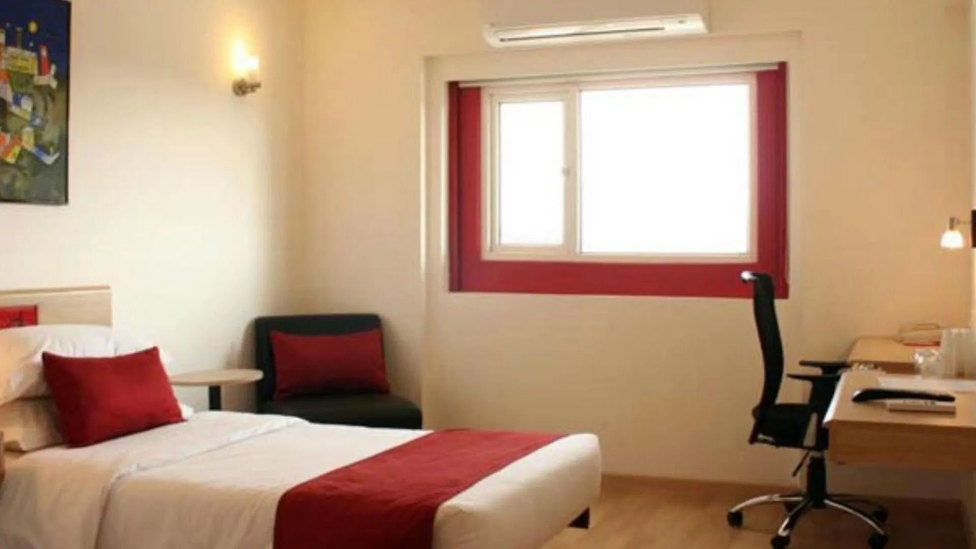 **** Hotel Red Fox By Lemon Tree Hotels, Delhi Airport New Delhi India