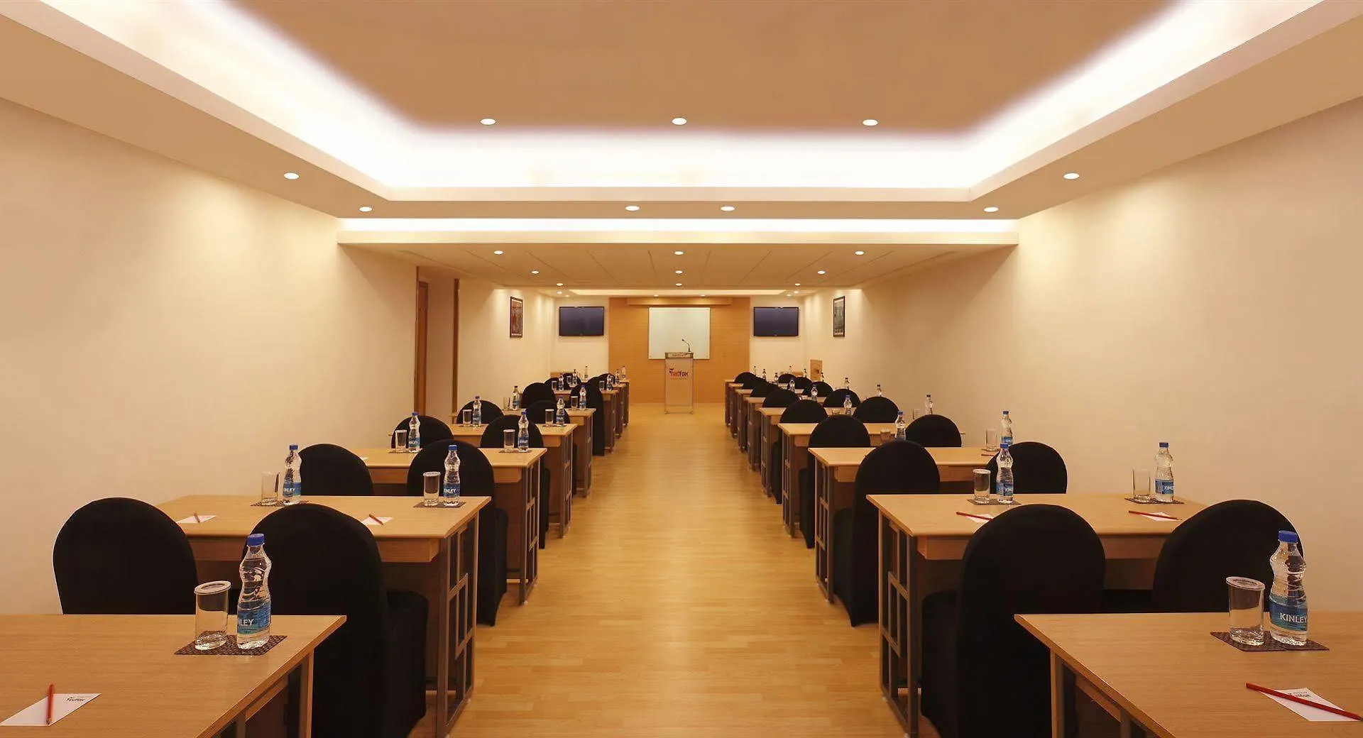 Hotel Red Fox By Lemon Tree Hotels, Delhi Airport New Delhi