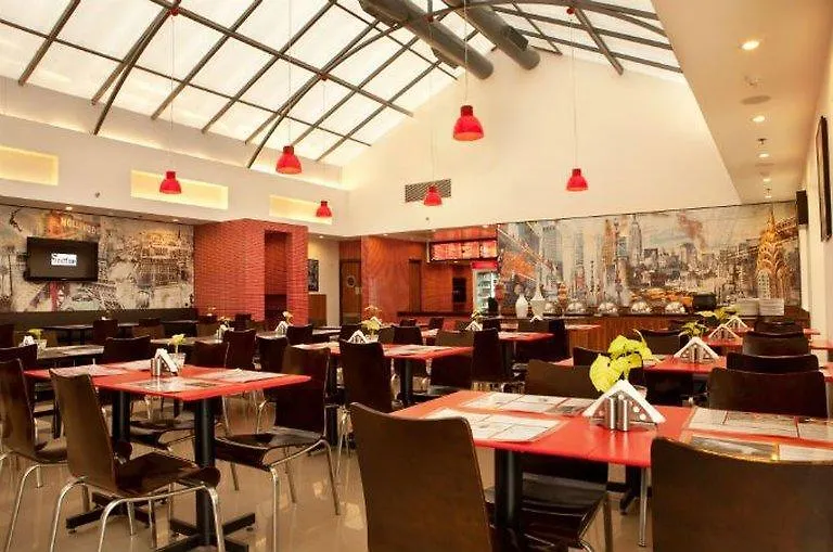 Red Fox By Lemon Tree Hotels, Delhi Airport New Delhi Hotel